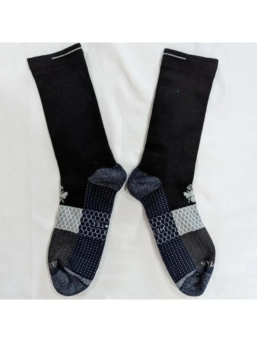 $66 NEW 3 RANDOM PAIRS Bombas Hex Tec Performance Socks Men's L Random Colors